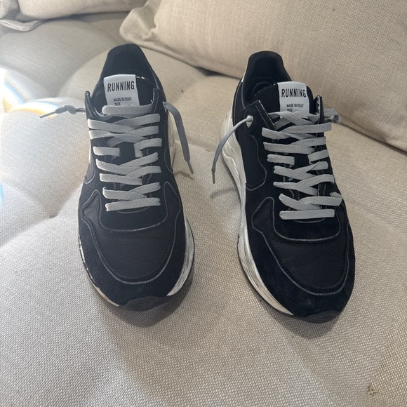 Golden Goose Running Sneakers black with grey laces. EU45 - Picture 2 of 5